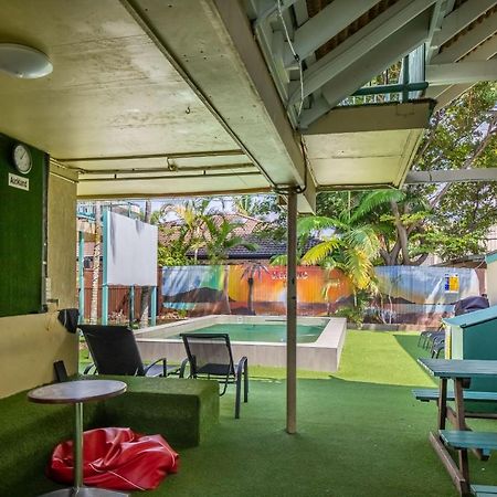 Sleeping Inn Backpackers Resort Голд-Кост Экстерьер фото