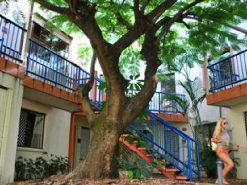 Sleeping Inn Backpackers Resort Голд-Кост Экстерьер фото